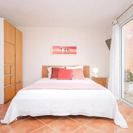 Apartamento 'bloom' Peaceful Beachside Bungalow *